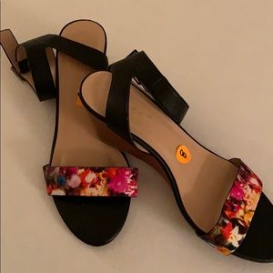 💥Ankle Strap Sandals - Size 8💥